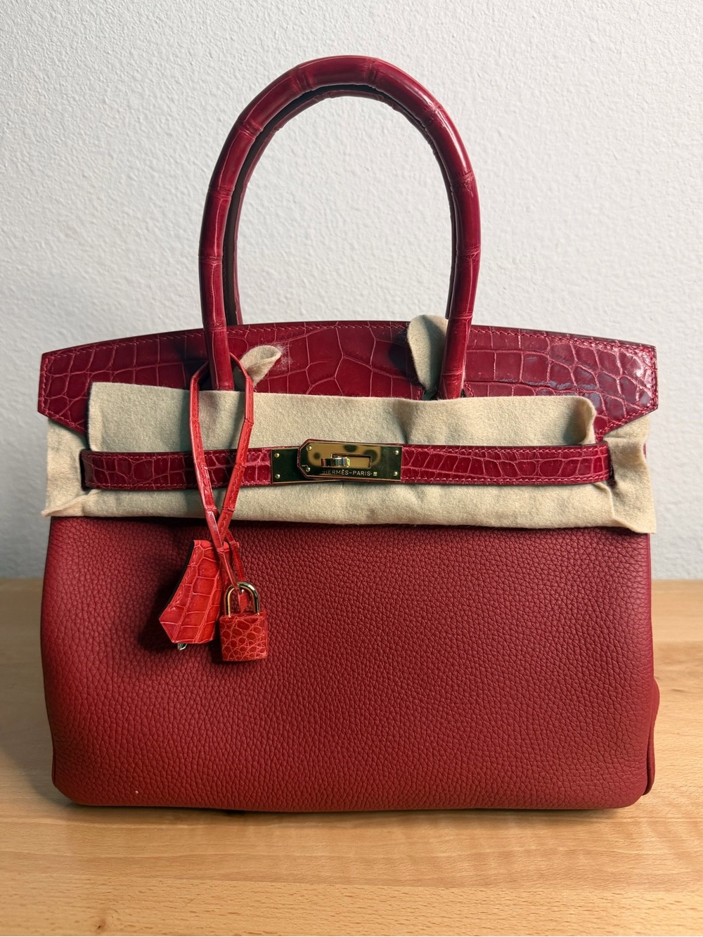 H Birkin 30 rouge red Ferrari cherry genuine Niloticus crocodile touch Togo GHW
